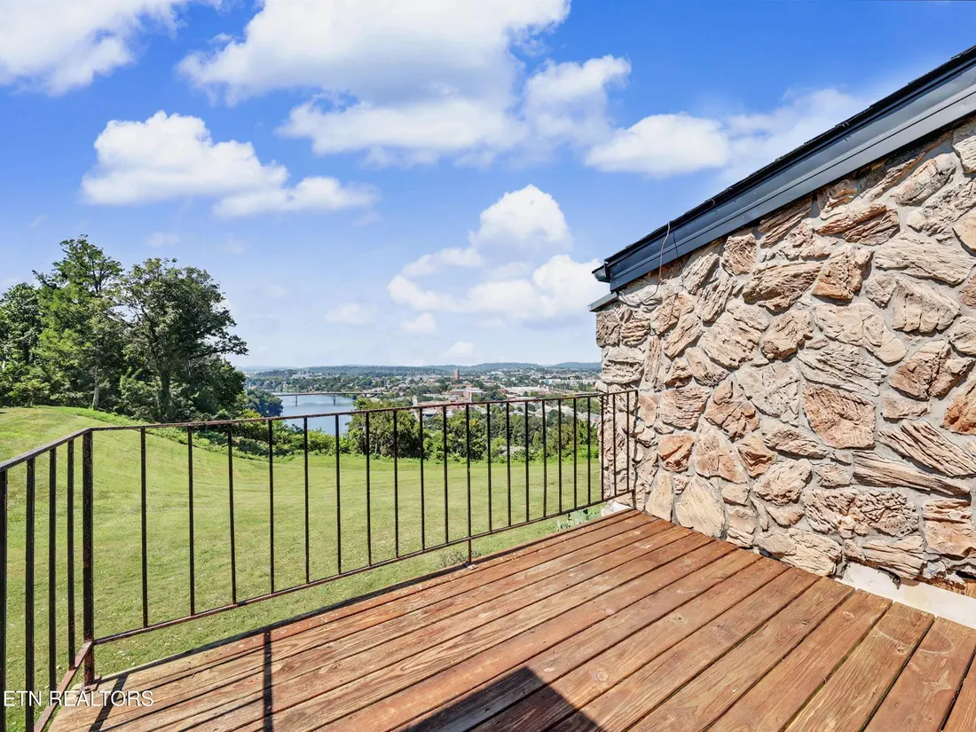 1845 Cherokee Bluff Dr